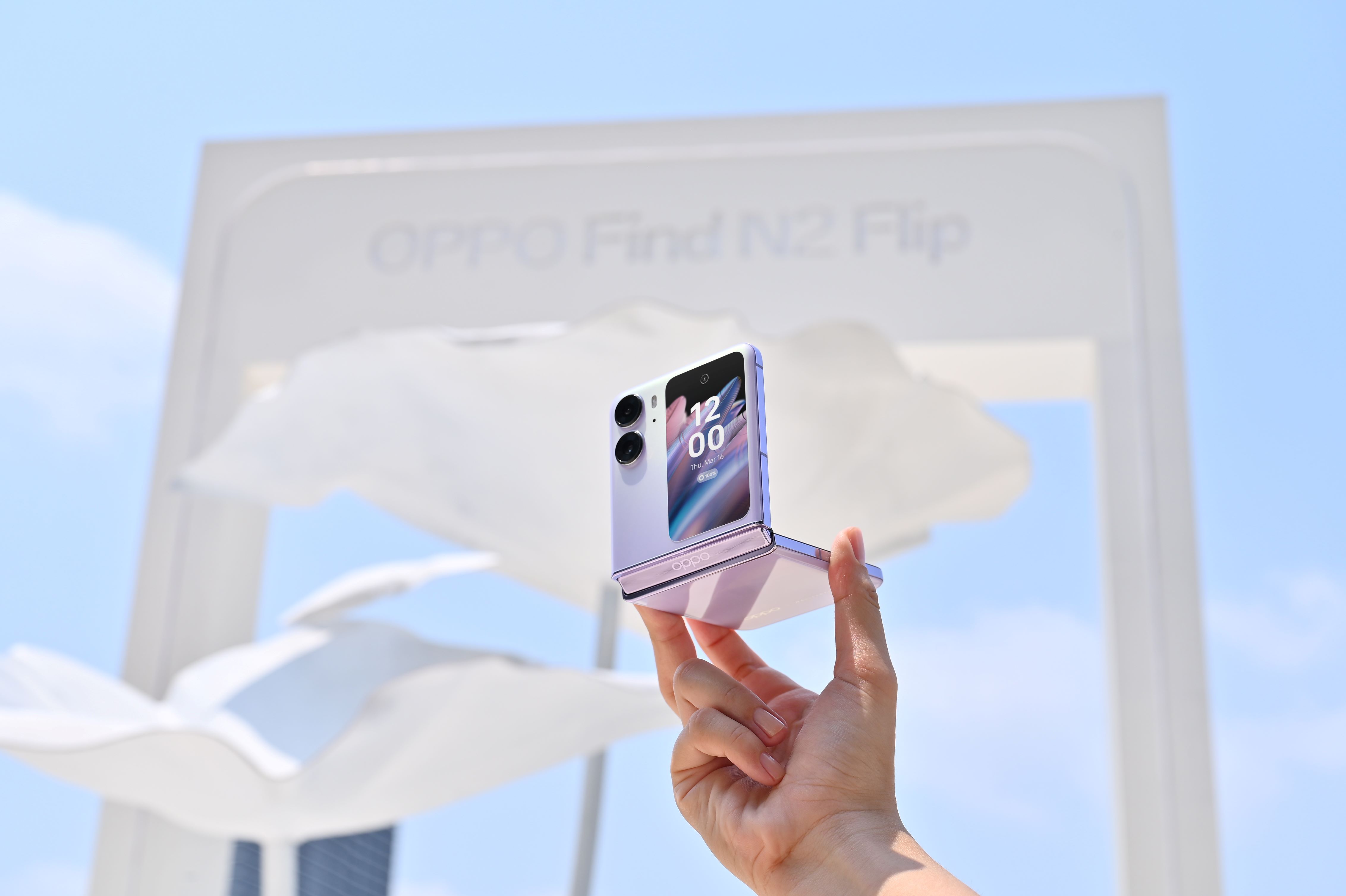 ออปโป้ยึดพื้นที่ ส่ง “ญาญ่า-อุรัสยา” ขึ้น จอ 3D ใจกลางเมือง อวดโฉม “OPPO Find N2 Flip” สมาร์ตโฟนจอพับที่ดีกว่า