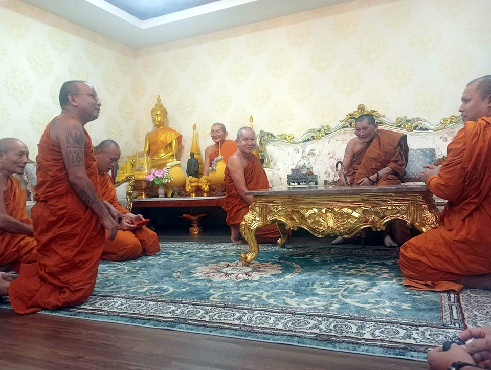 จบดราม่า “หลวงปู่ศิลา” ลาออกเจ้าอาวาสวัดพระธาตุหมื่นหิน ยุติข้อถกเถียงศิษย์–คณะสงฆ์