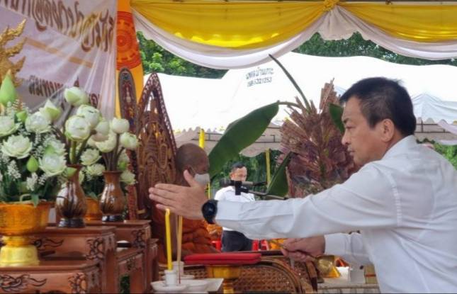 "สมุทรสาคร"จัดพิธีทอดผ้าป่าสามัคคีสมทบทุนฟื้นฟูซ่อมแซมพุทธมณฑลจังหวัดทรุดโทรมหนัก 