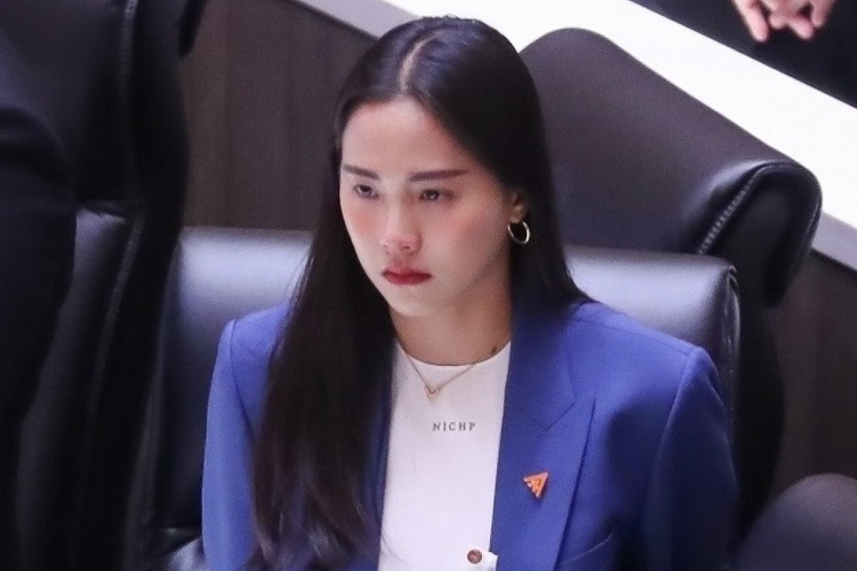 "ไอซ์รักชนก"ขยี้ปม7นักการเมือง ปลุกโซเชียลนึกถึงใครคนแรก"