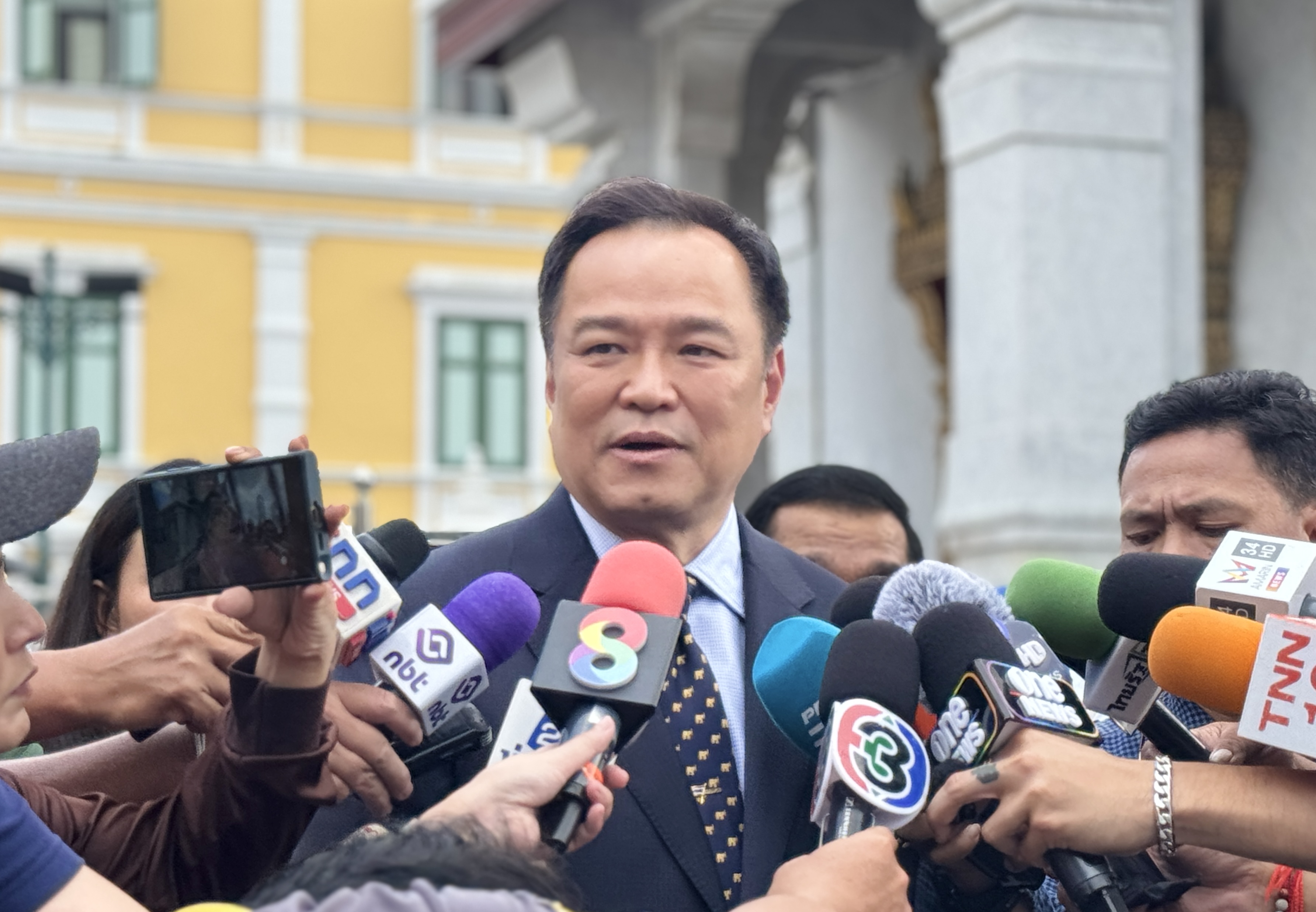 "นายกฯ" เผยประชุม "สลค.-หน่วยงานเกี่ยวข้อง" รอบสุดท้าย ก่อนทูลเกล้าฯรายชื่อ "ครม.ใหม่"  ยันไม่มีปัญหา มั่นใจทำถูกต้องตามรธน.