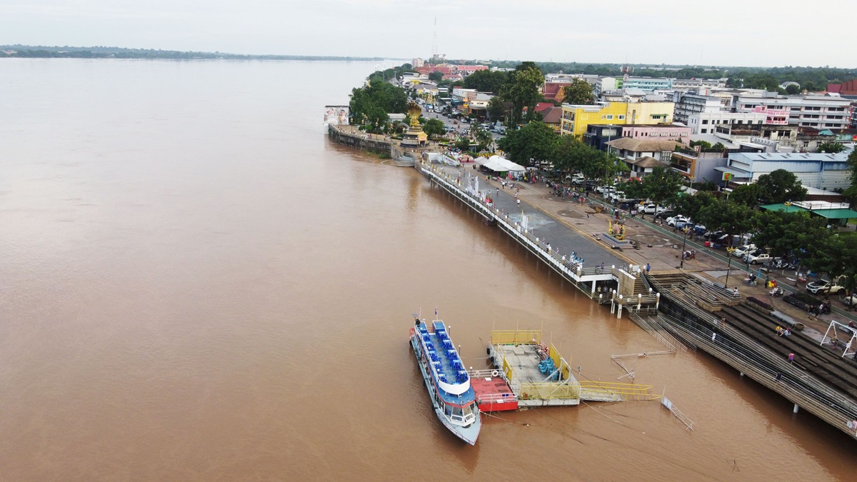 น้ำโขงนครพนมสูงทรงตัวหยุดเดินเรือสำราญท่องเที่ยวชั่วคราวยันไม่ท่วมเมืองรับน้ำไหว