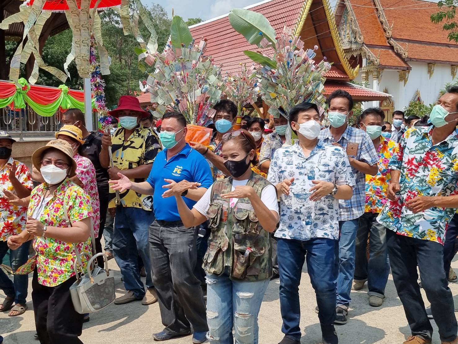 "ดร.หิมาลัย เป็นประธานทอดผ้าป่าสามัคคีงานบุญประเพณีสงกรานต์ ประจำปี 65 