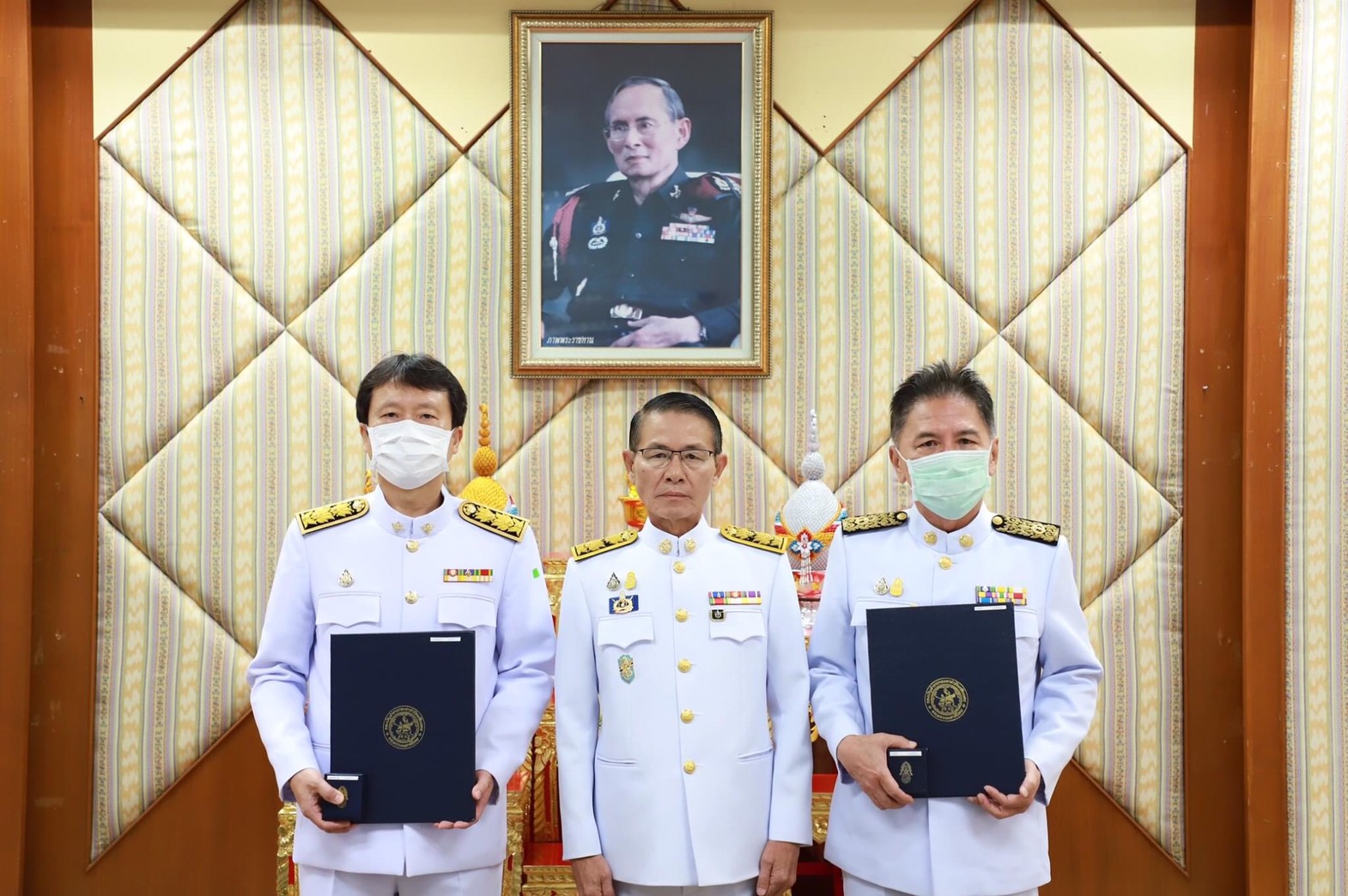 นายกอบจ.อุตรดิตถ์ รับมอบเครื่องหมาย “รักษาดินแดนยิ่งชีพ”