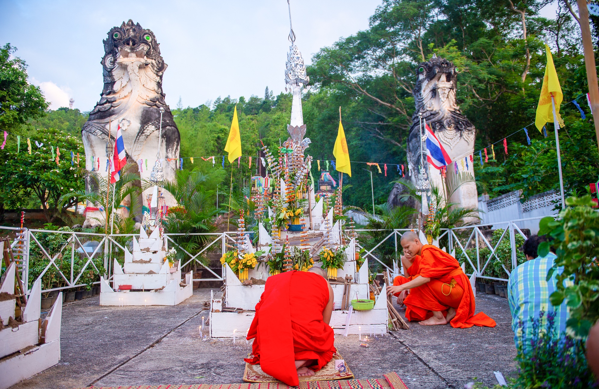 ขอเชิญร่วมงานประเพณีเจดีย์ทราย ( ปอยจ่าตี่หน่ามเมือง ) ณ วัดพระนอน อ.เมือง จ.แม่ฮ่องสอน 