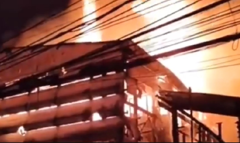 เพลิงไหม้บ้านลุงวัยเกษียณ ขาไม่ดีหนีออกไม่ทันถูกไฟคลอกตายคาบ้าน