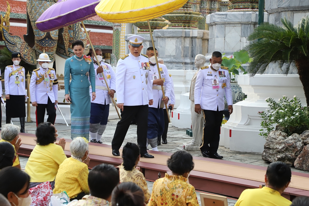 ในหลวง-พระราชินี เสด็จพระราชดำเนินไปในพระราชพิธีพืชมงคลจรดพระนังคัลแรกนาขวัญ 