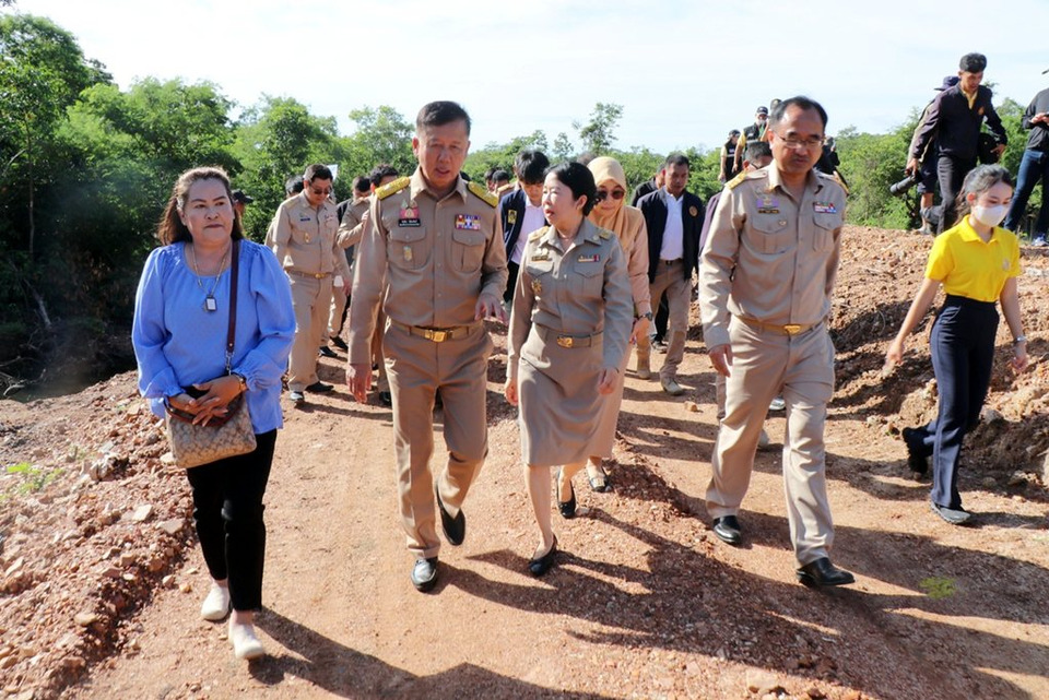รมช.มหาดไทย ลงพื้นที่กาญจนบุรี ติดตามการจัดการขยะ พร้อมมอบนโยบาย 3Rs