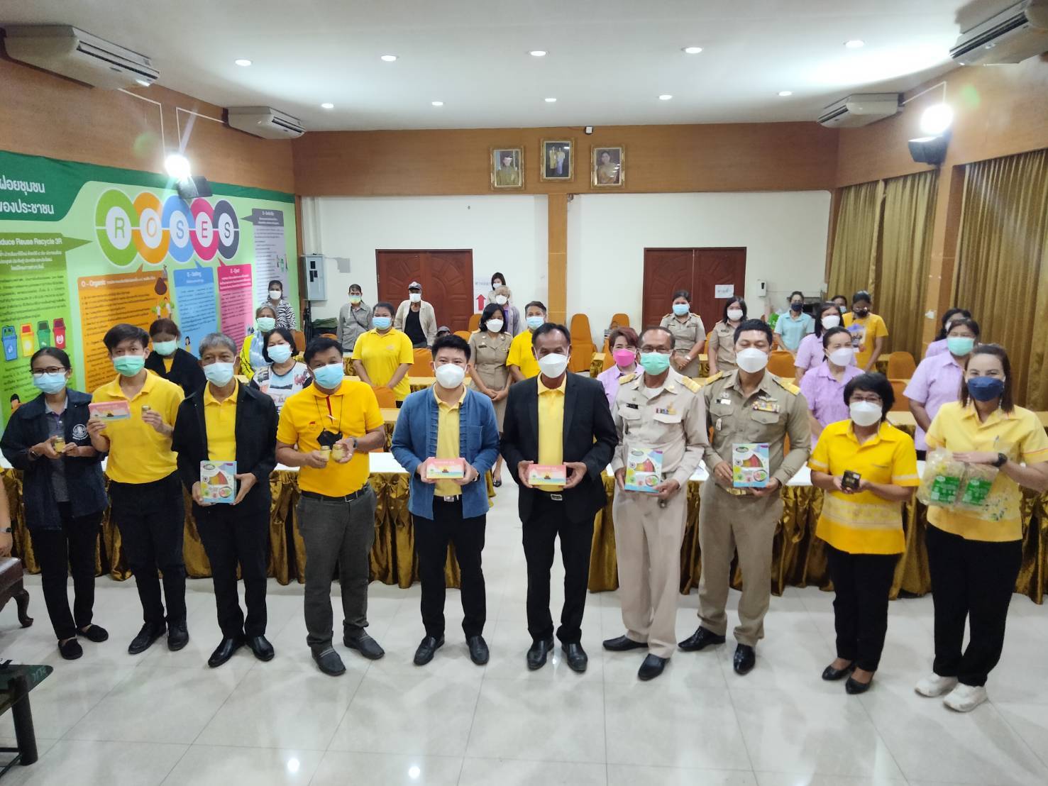 เทศบาลตำบลทับมาเสริมความรู้ประชาชน  พัฒนาสินค้าสร้างอาชีพให้เกิดรายได้
