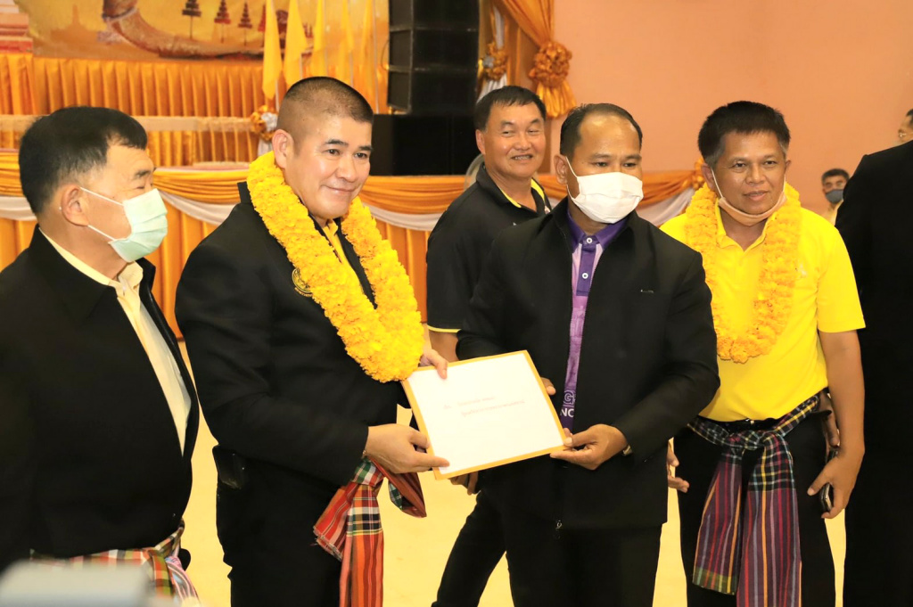 "ธรรมนัส" ลงพื้นที่โคราช รับฟังปัญหาพื้นที่ ส.ป.ก ทับซ้อน อ.เสิงสาง-โรคใบด่างระบาด