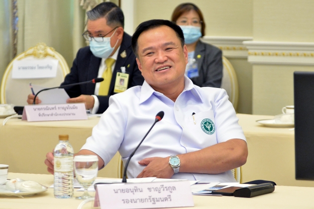 “อนุทิน” ยันไม่กำชับส.ส.ภูมิใจไทยลงมติกฎหมายประชามติ ชี้เป็นเอกสิทธิ์แต่ถ้าเป็นแนวทางรบ.ต้องสนับสนุน 