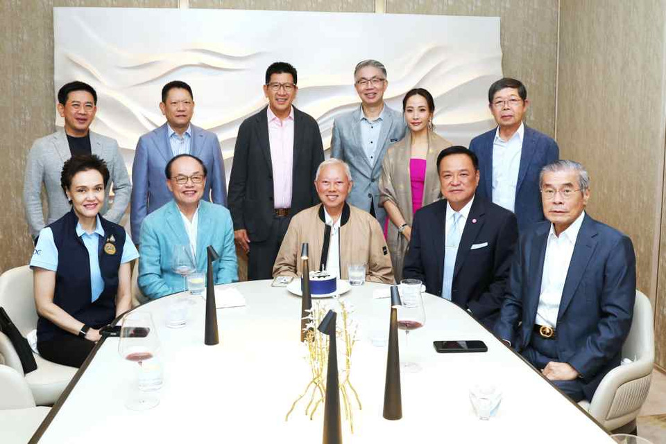 แฮปปี้เบิร์ธเดย์รองนายกรัฐมนตรี