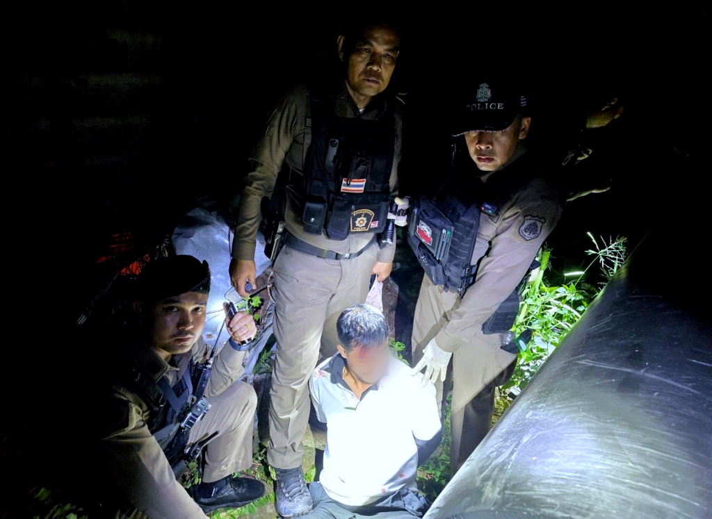 จับแล้ว “สันติ” อดีตนักมวยดัง คาด่านตรวจโคราช หิ้วกลับมาสอบ สน.บางซื่อ