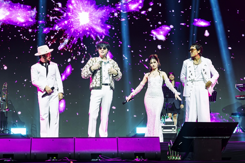 "JAZZ ME TO THE MOON" สุดฟิน! ONE BANGKOK เนรมิตคอนเสิร์ตอลังการกลางเมือง พร้อมโชว์จาก 4 Star Travelers