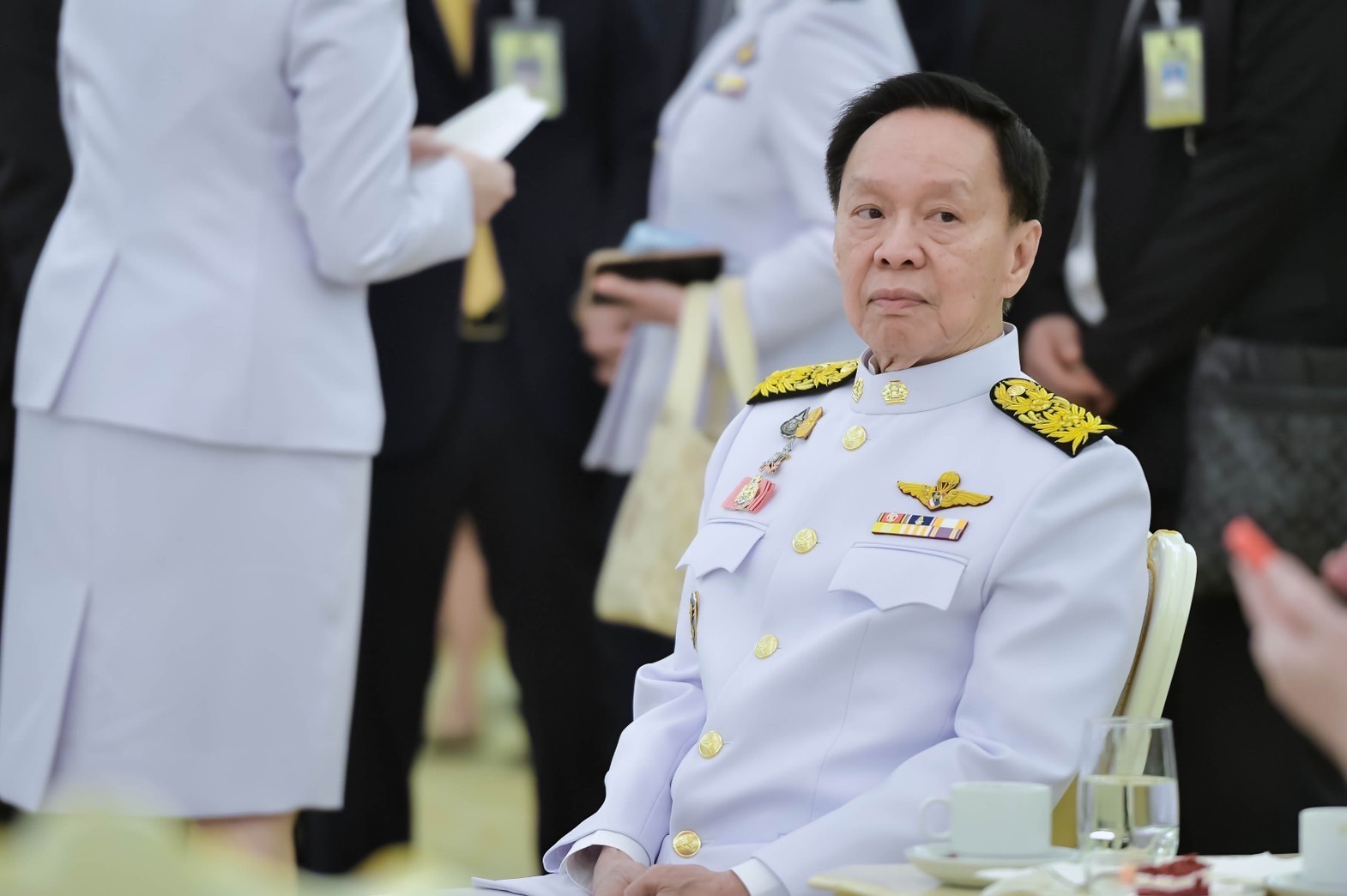 “พัชรวาท​“ ยัน​ “บิ๊กป้อม” ยังไม่วางมือการเมือง​ ยังคุม พปชร.อยู่