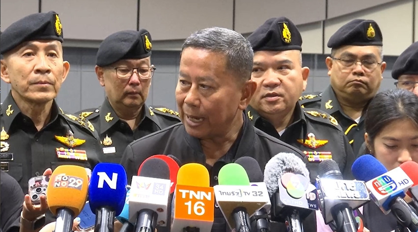 "บิ๊กดุลย์" รอแถลงนโยบายก่อนพูดแนวทางแก้ไฟใต้ ชี้คดี ยิง "สส.ประชาชาติ" เป็นอำนาจตร. เชื่อโยงถึงใคร "นายกฯ" ไม่ละเว้น