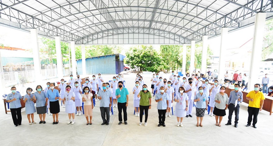 สมาคมเพื่อนชุมชน เสริมทัพนางฟ้าชุดขาว ป้อนโรงพยาบาลใน จ.ระยอง สู้โควิด-19