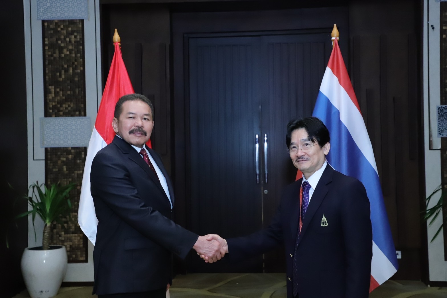 "จุมพล" รอง อสส.เผยเตรียม ก่อตั้งองค์กรอัยการอาเซียน ในประชุมนัดสุดท้ายที่ไทย หลังถูกเชิญเป็น ปธ.ร่วมหารือการก่อตั้งที่บาหลี