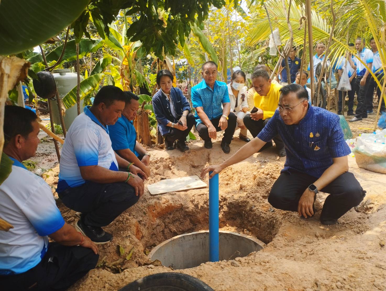 พ่อเมืองยโสธร นำท้องที่ท้องถิ่นทำธนาคารน้ำใต้ดินและถังขยะเปียก พร้อมขยายผลสู่ครัวเรือนประชาชน