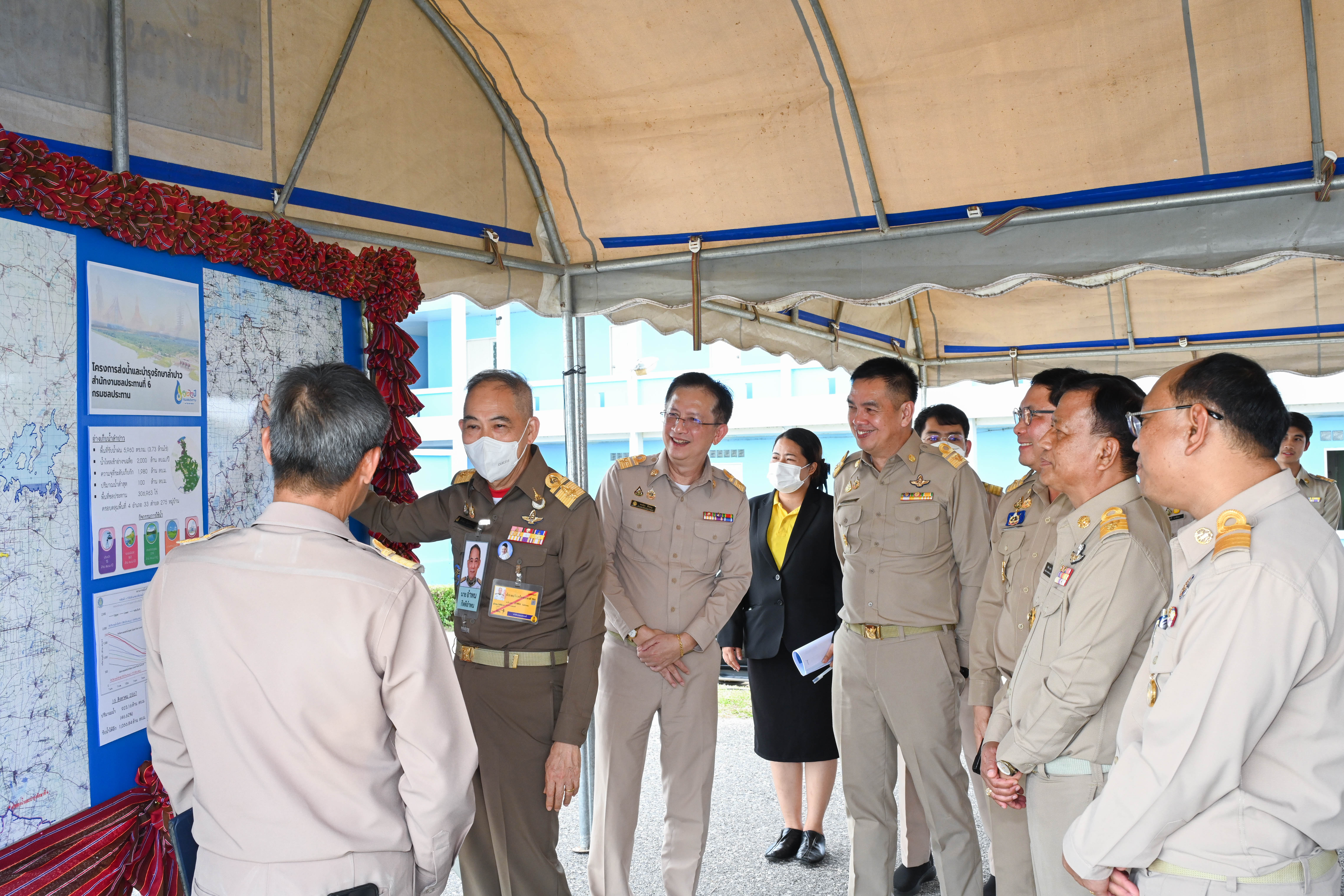 องคมนตรี ลงพื้นที่กาฬสินธุ์ ติดตามสถานการณ์น้ำและการบริหารน้ำในลุ่มน้ำชี