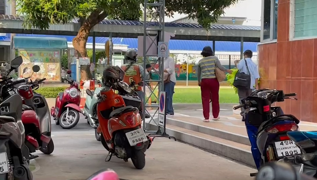 จราจรหนาแน่นเป็นบางช่วงรับเปิดเทอมปี 2567 วันแรก