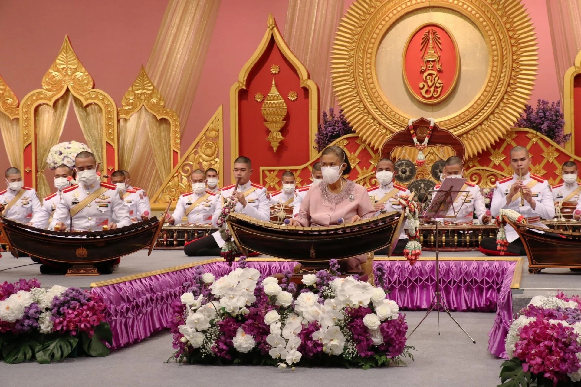 สมเด็จพระกนิษฐาธิราชเจ้าฯทรงดนตรีไทยร่วมกับนักเรียนนายร้อยเนื่องในวันปิยมหาราช