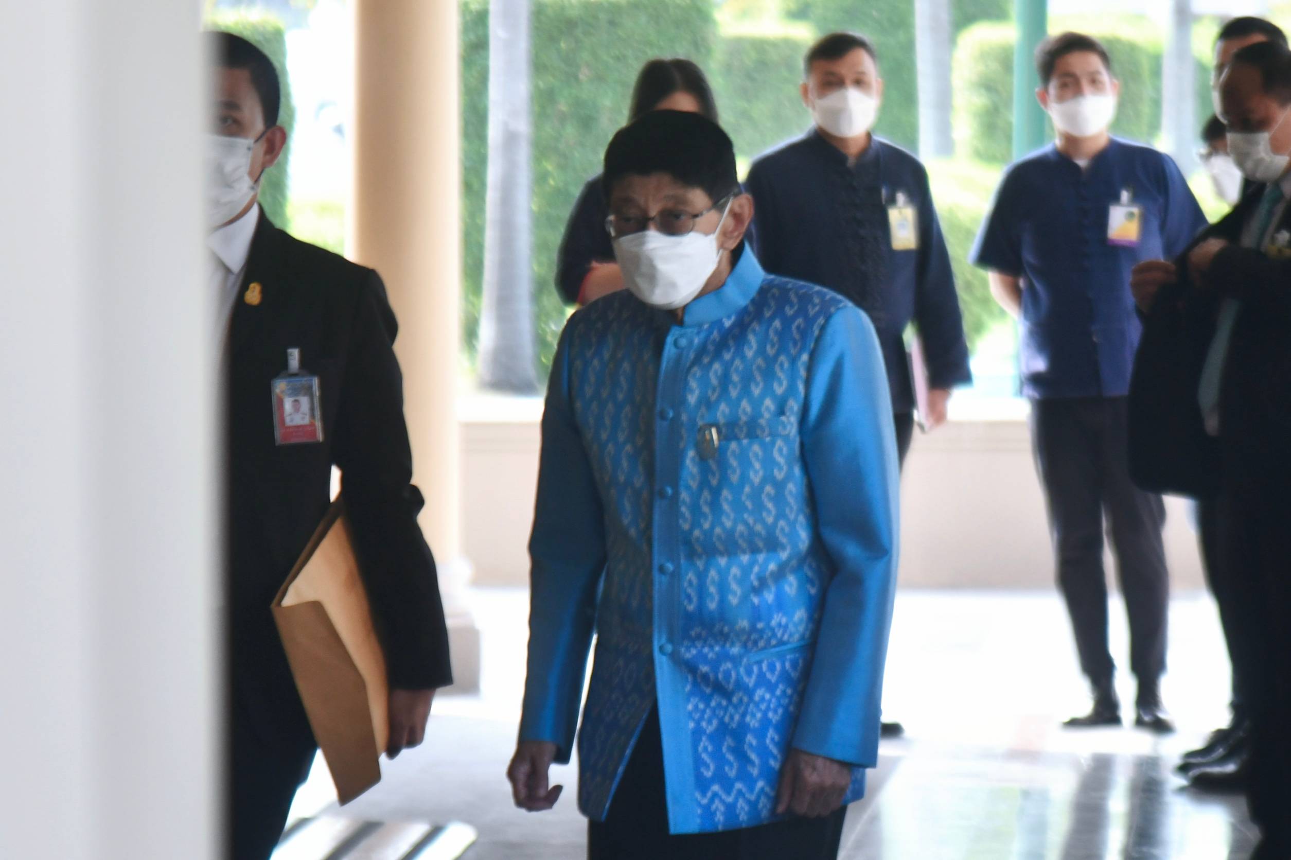"วิษณุ" สอน "ก้าวไกล" แนะเอาไมตรีไปแลกโหวต ไม่ใช่กดดัน  ชี้ 300 เสียงมั่นคงยิ่งกว่า "เรือเหล็ก"