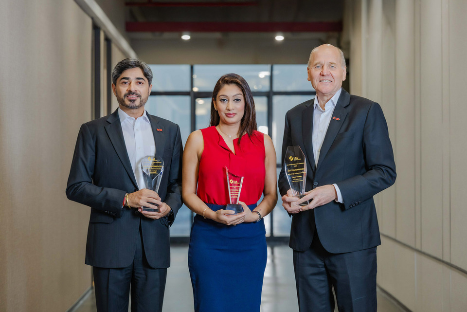 ทรูฯคว้า 3 รางวัลใหญ่ IAA Awards 2025 ตอกย้ำความเชื่อมั่นตลาดทุน ครบทั้งผู้นำ การเงิน นลท.สัมพันธ์แห่งความเป็นเลิศ
