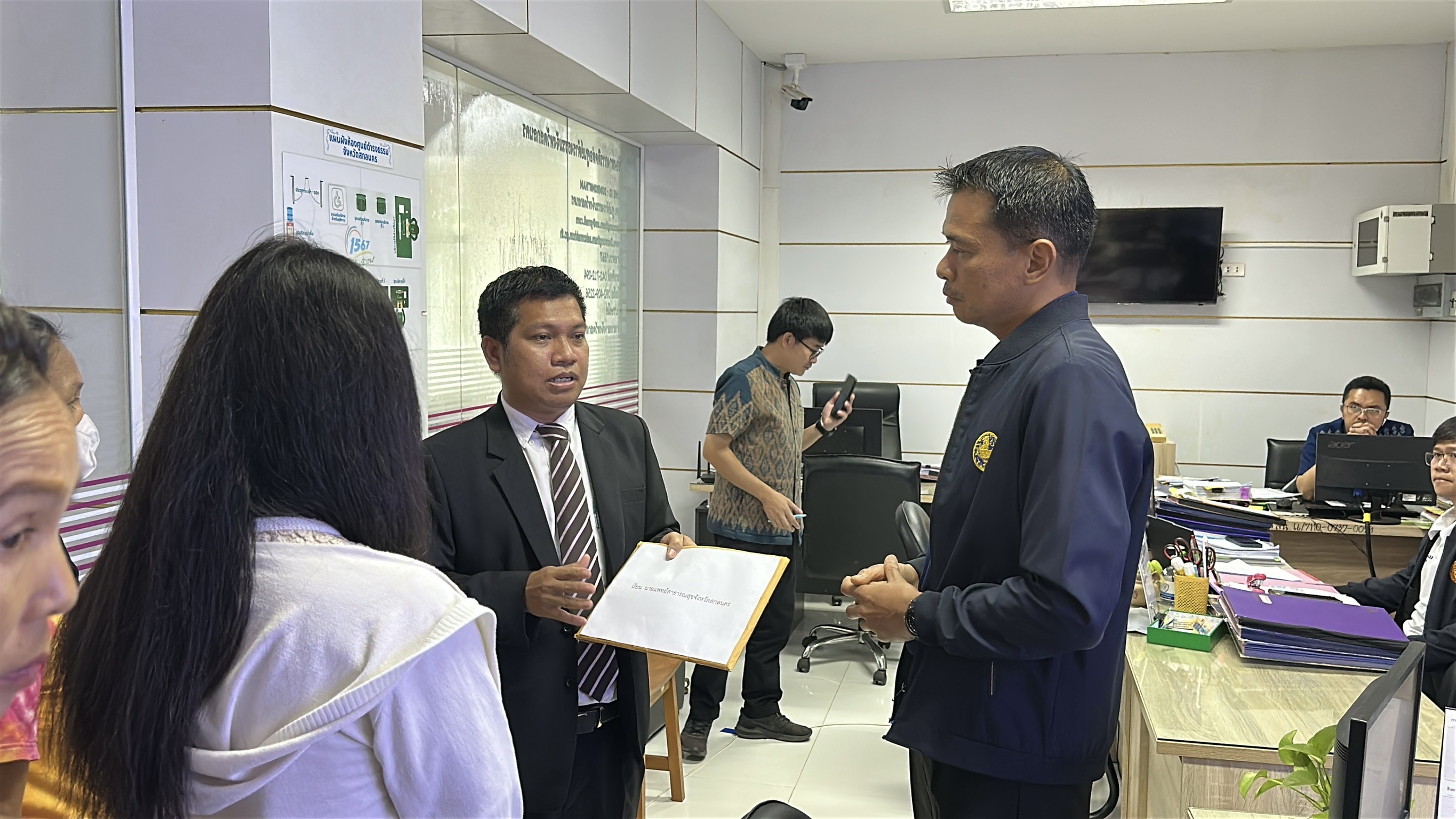 สาวสกลฯร้องศูนย์ดำรงธรรม รพ.ทำคลอด ลืมผ้าก๊อซในช่องคลอด เจ็บเรื้อรัง4 เดือน-ครอบครัวพัง
