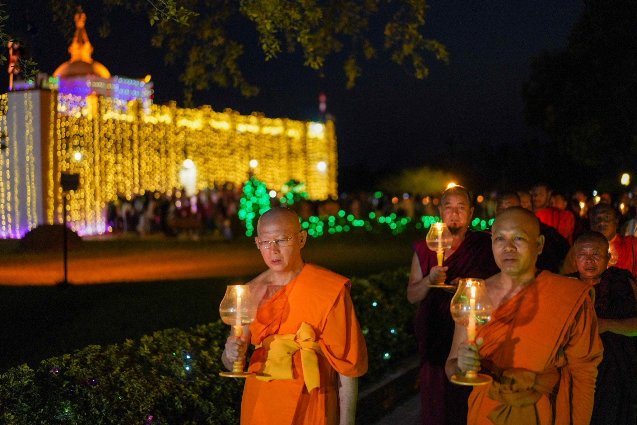 คณะสงฆ์นานาชาติทุกนิกายร่วมจุดวิสาขประทีปสถานที่ประสูติพระพุทธเจ้าประเทศเนปาล