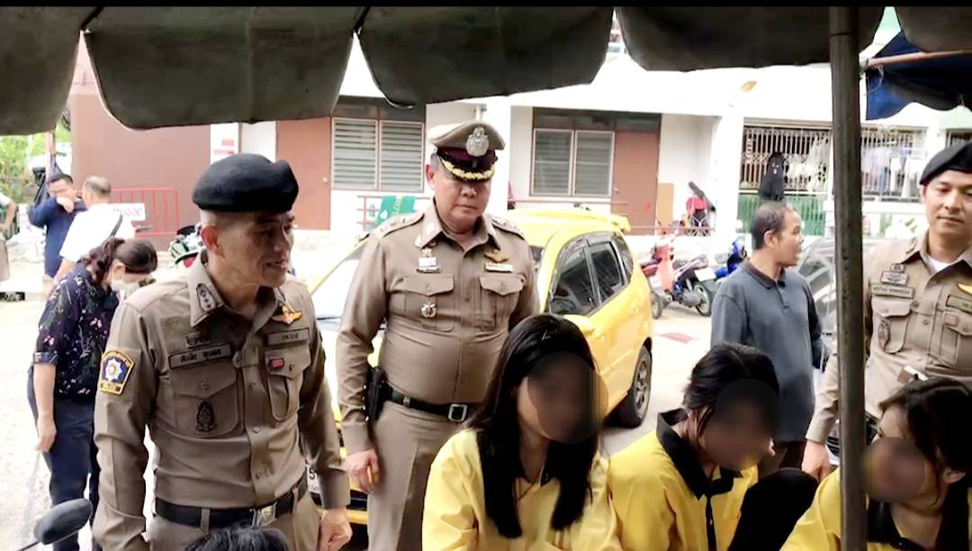 "รอง ผบก.น.8" รุดแก้ปัญหากลุ่ม นศ.ยกพวกตีกันมั่วสุมคอนโดย่านบางมด เพิ่มวงรอบสายตรวจ หากพบนำตัวทำประวัติ