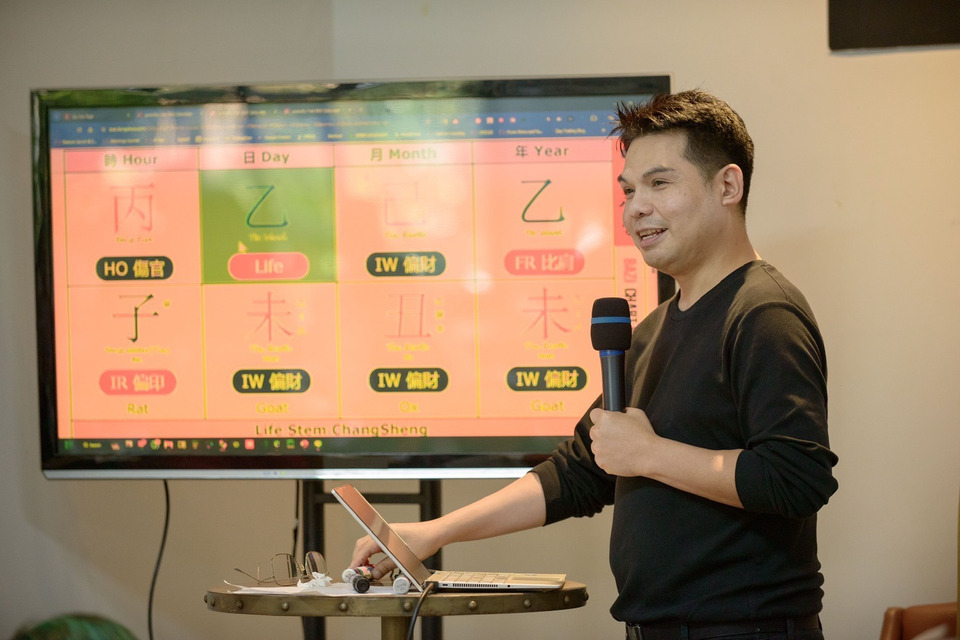 "Fengshuix" ชี้ 2569 ปีแห่งการคิดเร็ว ทำเร็วแนะ 5 รหัสลับความอยู่รอด รับปีม้าไฟ
