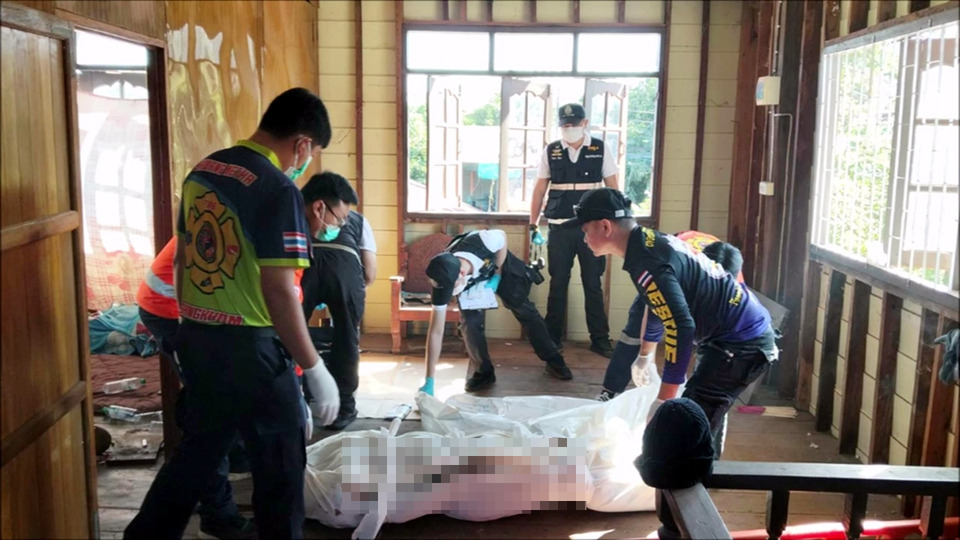 อุดรฯ สลดรับปีใหม่ หนุ่มป่วยจิตเวชหลอนยาปาดคอตัวเองดับคาบ้าน อีกรายคลั่งยาเผาบ้านเกือบวอด