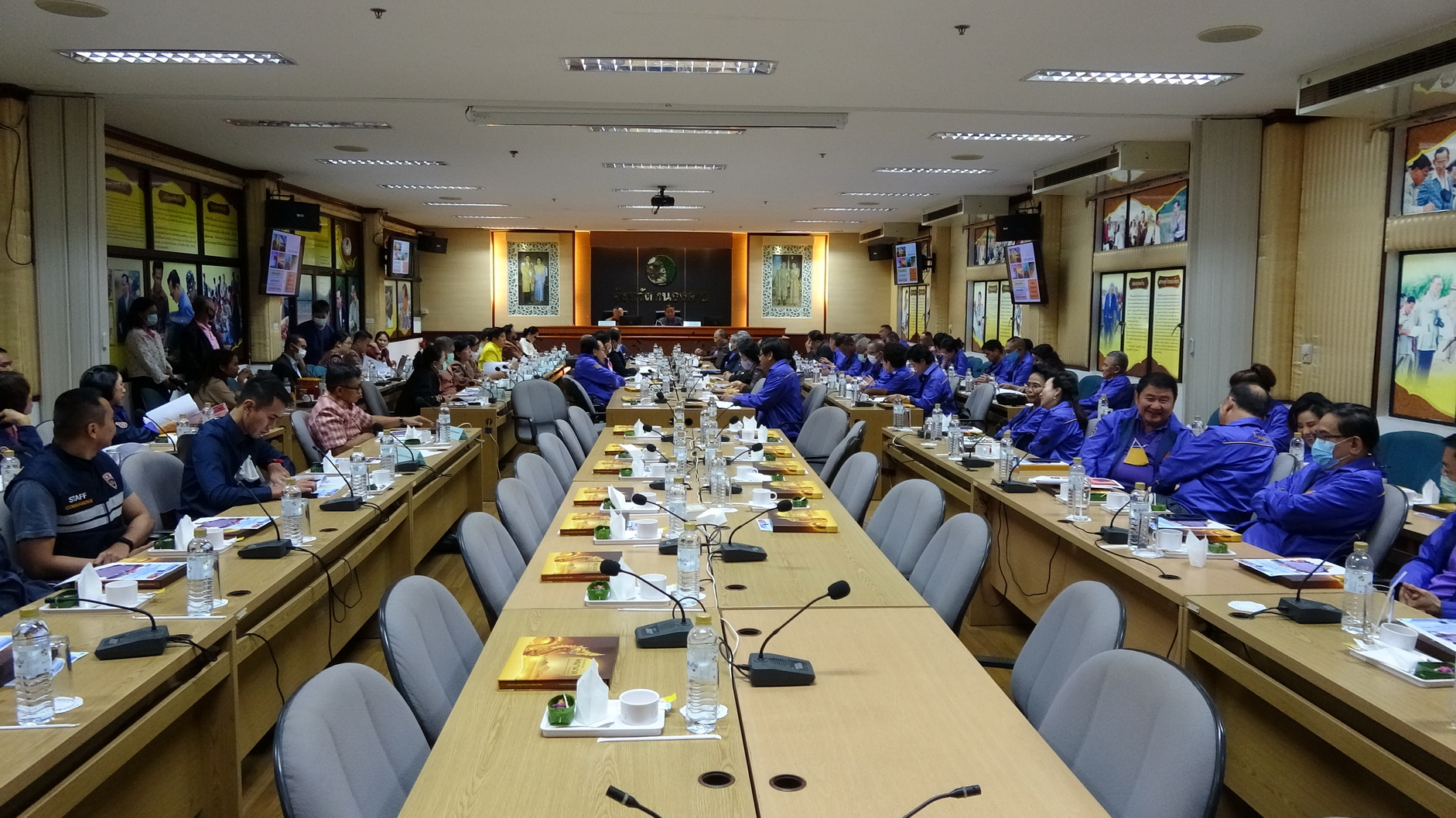 คณะตุลาการศาลรัฐธรรมนูญและคณะผู้ศึกษาอบรมหลักสูตร “หลักนิติธรรมเพื่อประชาธิปไตย” (นธป.) รุ่นที่ 8 ศึกษาดูงานที่จังหวัดหนองคาย