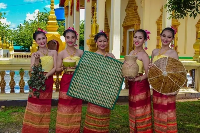 บางสระเก้า สวรรค์บนดิน 3น้ำ 9นา