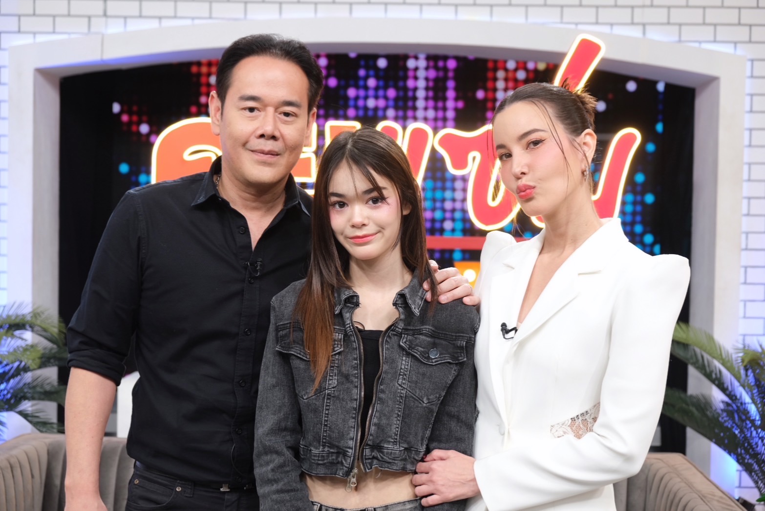 ว่าที่ซุปตาร์! "เป๊ก-ธัญญ่า" ควงลูกสาว "น้องลียา" เปิดใจค่ายดังเกาหลีเรียกออดิชั่น 