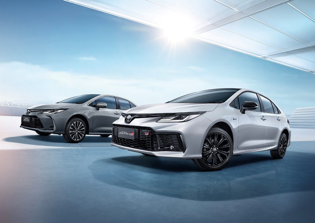 NEW COROLLA ALTIS“HEV GR SPORT”