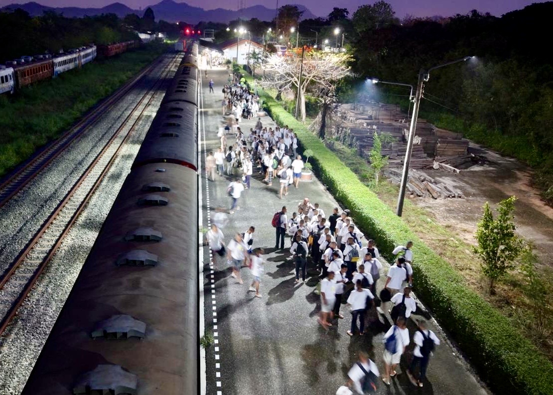 ทหารใหม่ภาคใต้ 1,040 นาย เดินทางโดยรถไฟเข้ามาเป็นครอบครัวกองทัพเรือ