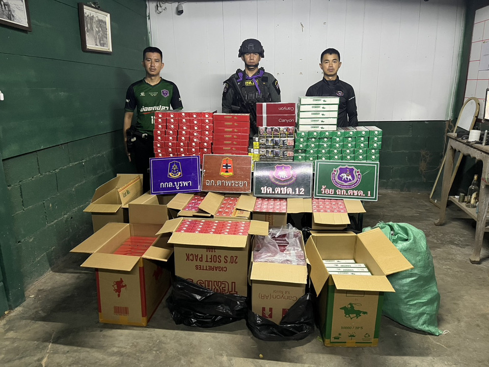ตชด.12 สกัดบุหรี่เถื่อนล็อตใหญ่ชายแดนสระแก้ว ยึดกว่า 525 คอตตอน ซุกเส้นทางธรรมชาติ 