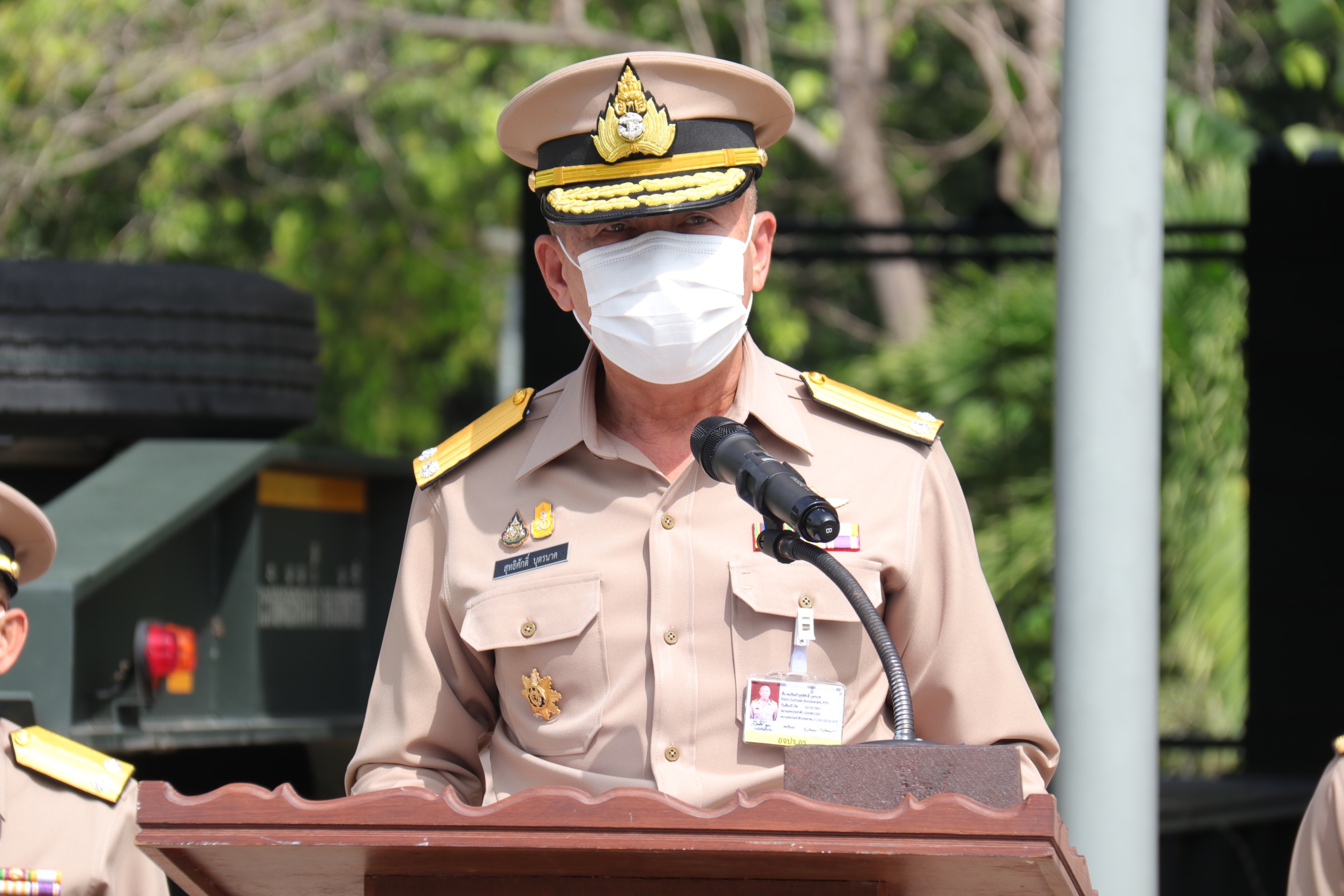 กองทัพเรือ ลำเลียงเรือผลักดันน้ำลงจุดประตูระบายน้ำคลองลัดโพธิ์ เสริมกำลังเร่งระบายน้ำออกสู่ทะเล
