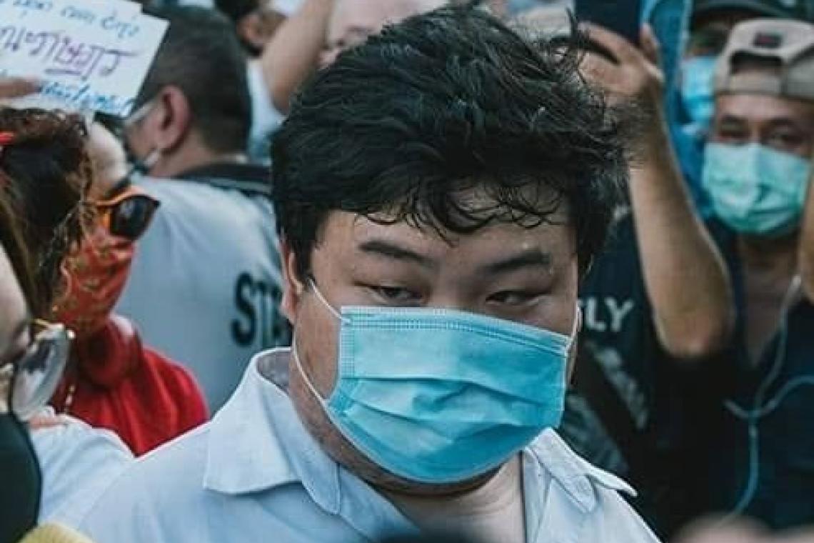 'ดร.อานนท์' รายงานบรรยากาศ 'เพนกวิน' ไปศาลเดียวดาย ไร้เงากองเชียร์ 3 นิ้ว