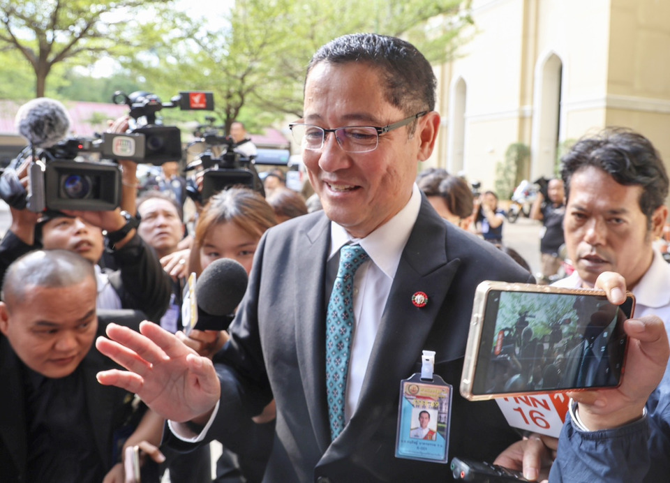 “อนุดิษฐ์” รูดซิปปากปมร่วมรัฐบาล! ย้ำสูตรตั้ง ครม. ต้องรอ กกต. เคาะ ยันยังไม่ถึงเวลาหารือ
