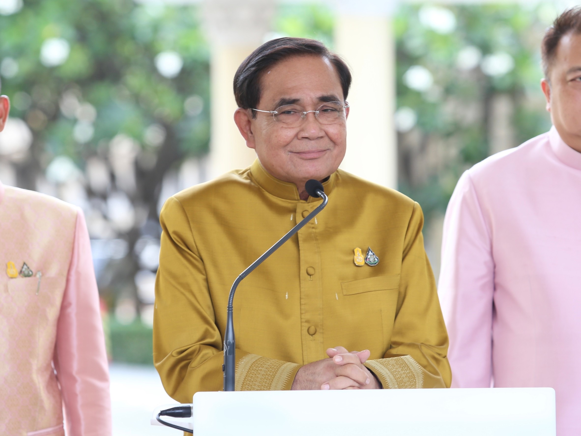 “บิ๊กตู่” ยักคิ้ว สื่อถามชิงโหวตนายกฯได้ บอกไร้สาระ ปัดไม่ยุ่งดีลจับขั้วรัฐบาล ตอบไม่มีนอกใจในใจหวังกลับมา