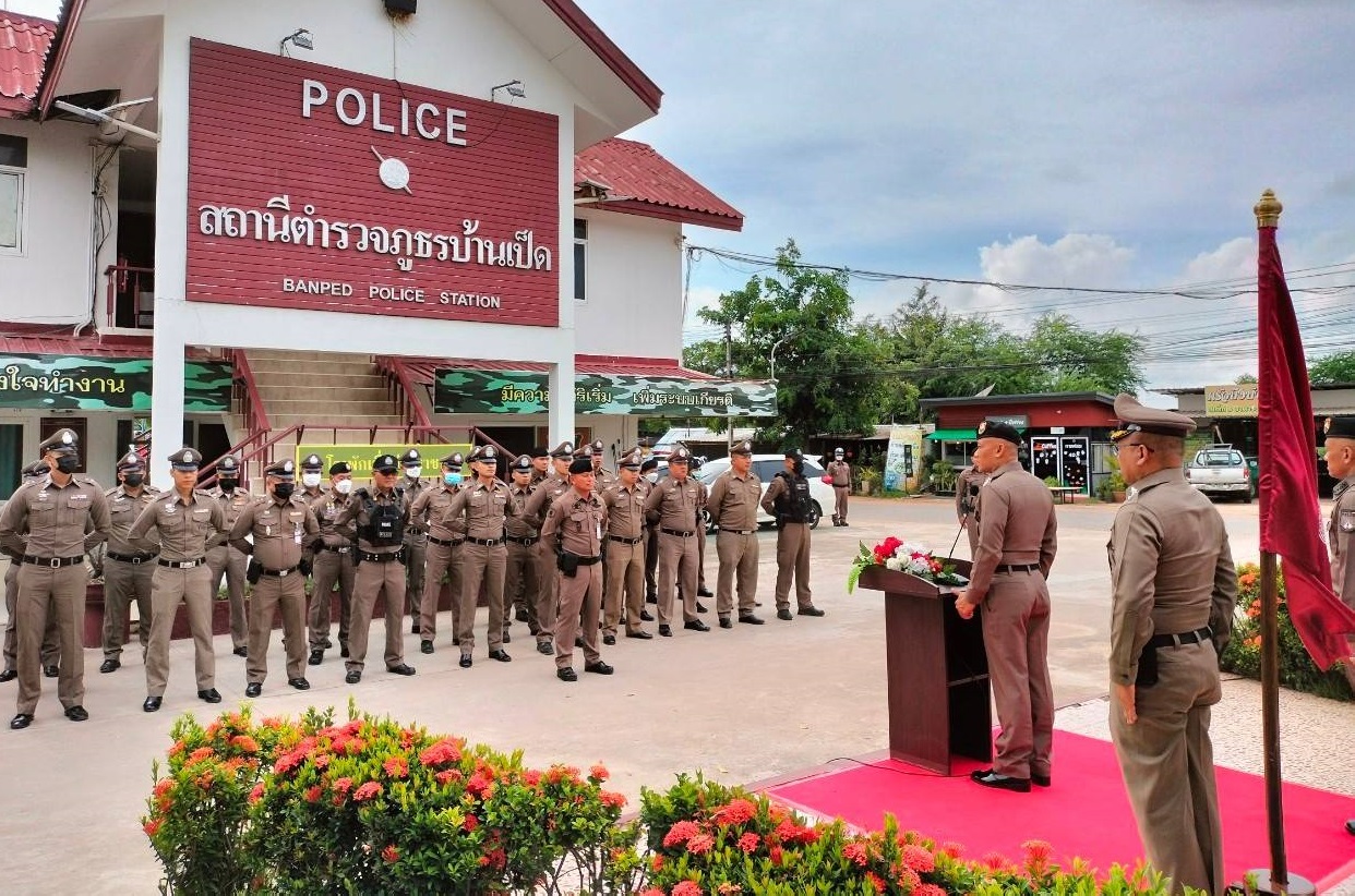 บิ๊กอ้อม รองจเรฯ ตลุยตรวจโรงพักและหน่วยอื่นๆของ ตร. ในภาคอิสาน อย่างไม่เหน็ดเหนื่อยหวังเป็นโรงพักเพื่อประชาชนที่ดีขึ้นและยั่งยืน.