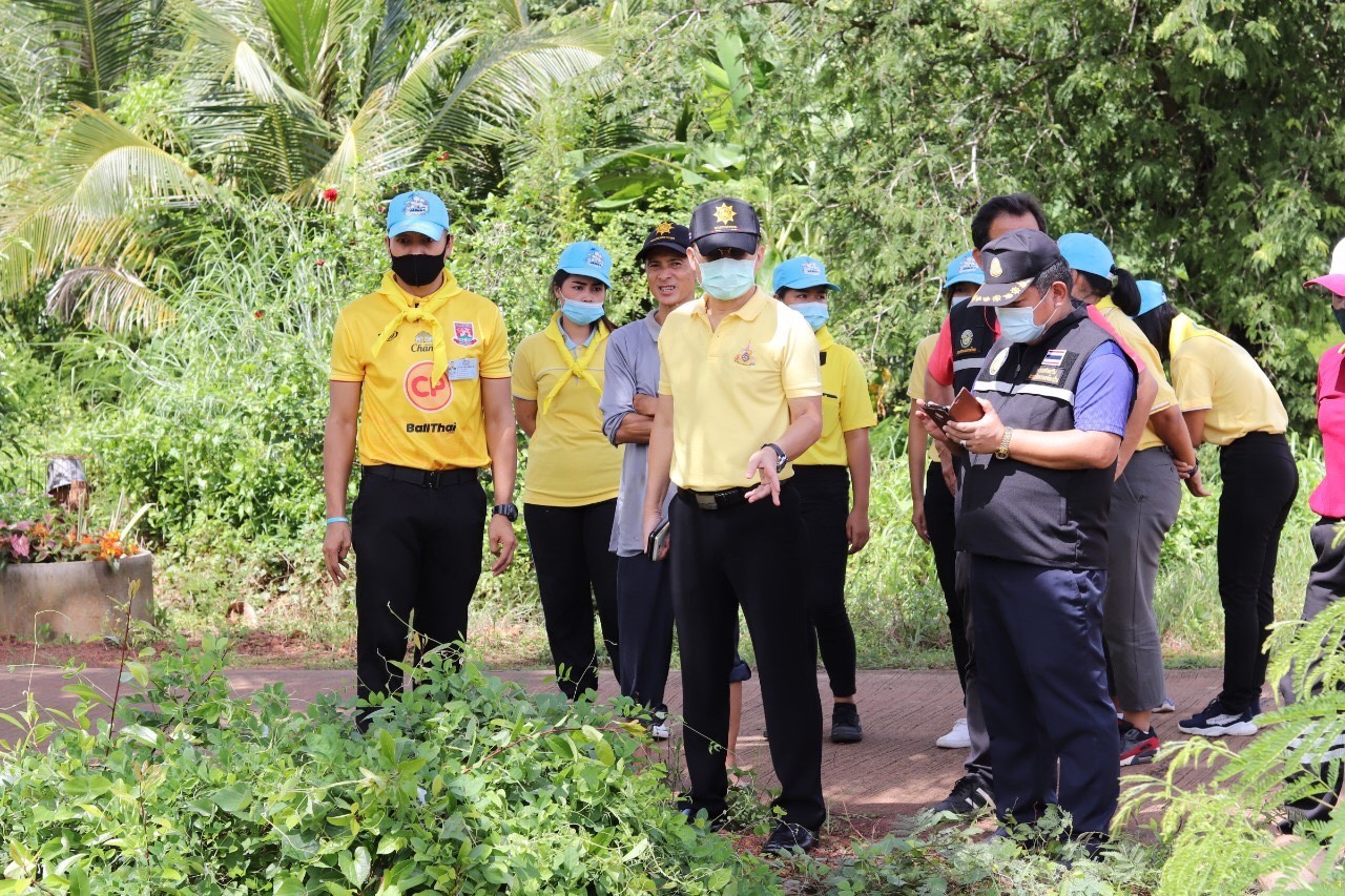 นายอำเภอแหลมงอบ ลงพื้นที่ตรวจสอบเหตุวาตภัยที่อ่าวตาลคู่พบบ้านเรือน 20 หลังคาเรือนถูกน้ำท่วมและต้นไม้ล้ม
