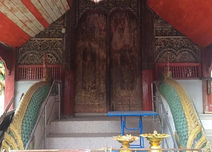 เร่งฟื้นคืนสภาพลายบานประตูวิหารวัดหมื่นล้าน จ.เชียงใหม่