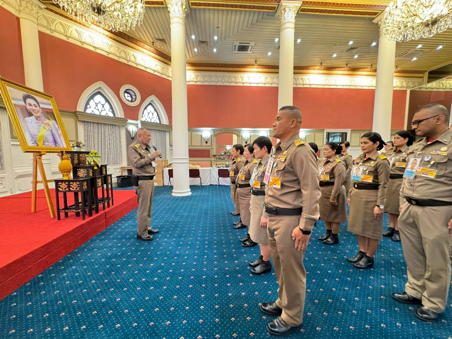 ข้าราชบริพารหน่วยราชการในพระองค์ พร้อมใจเข้าร่วมบริจาคโลหิต ถวายเป็นพระราชกุศลแด่สมเด็จพระนางเจ้าฯ พระบรมราชินี เนื่องในโอกาสวันเฉลิมพระชนมพรรษา