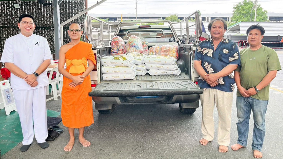 วัดพระธรรมกายมอบอาหารแห้งกว่า 500 ชุด ช่วยผู้สูงอายุ–ผู้ป่วยติดเตียง ในชุมชนคลองหนึ่ง ปทุมธานี