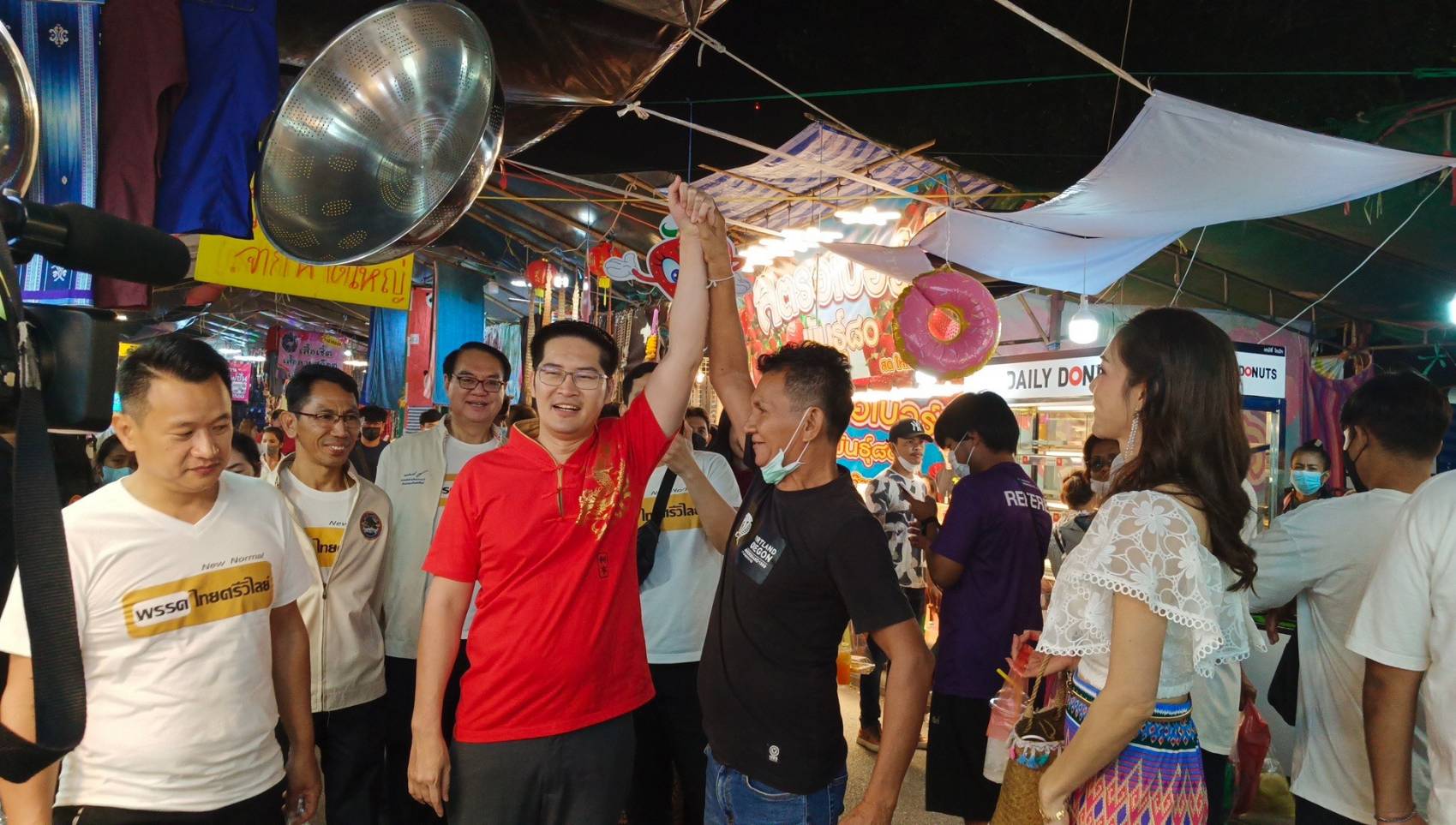 ‘ไทยศรีวิไลย์’ ลงพื้นที่สุพรรณบุรี ร่วมชมแสง สี เสียง สงครามยุทธหัตถี พร้อมชูนโยบายปกป้องแผ่นดินเกิด