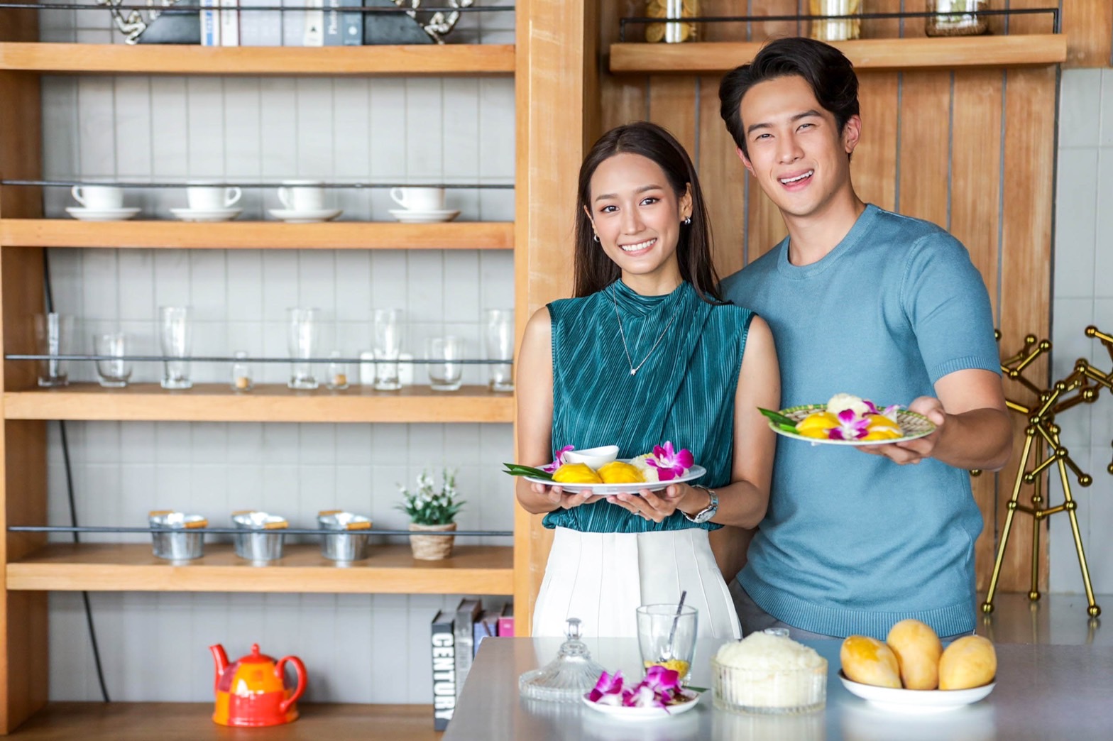 เปิดเมนูซัมเมอร์หวานฉ่ำ “เจมส์ มาร์” ควง “พาย”โชว์สกิลทำเมนูข้าวเหนียวมะม่วง ใจบางไปหมดเลย